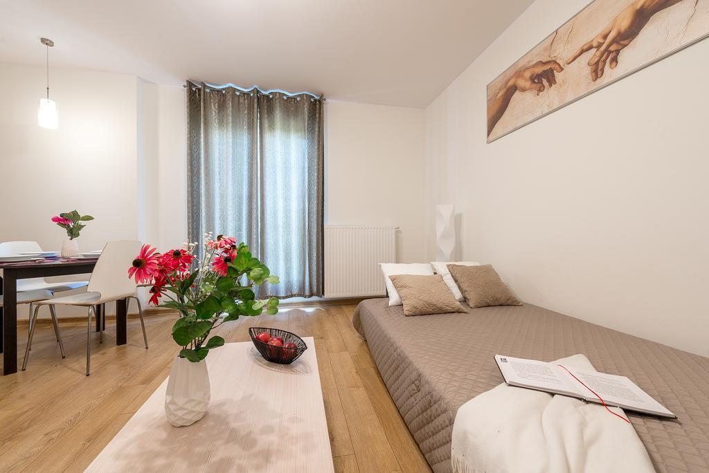 P&O Apartments Wola Tarasy Warsaw Exterior photo